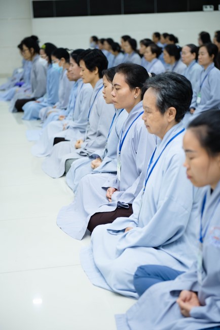 Dharma talk Buddha's name reciting being the way back to the tranquility in the 102nd Seven-Day Retreat