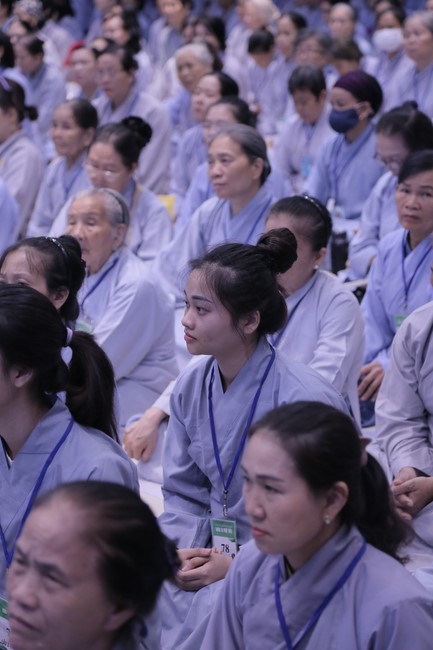 Dharma talk Buddha's name reciting being the way back to the tranquility in the 102nd Seven-Day Retreat