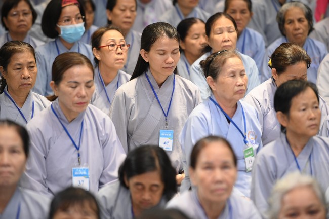 Dharma talk Buddha's name reciting being the way back to the tranquility in the 102nd Seven-Day Retreat