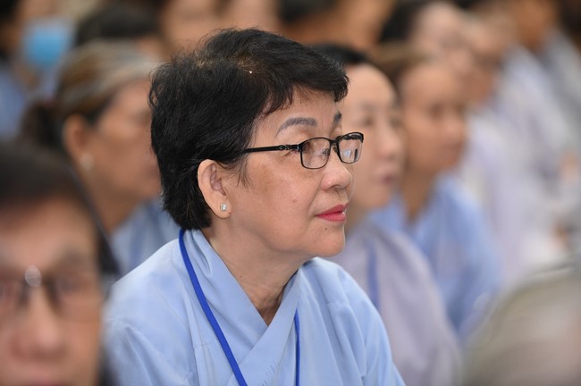 Dharma talk Buddha's name reciting being the way back to the tranquility in the 102nd Seven-Day Retreat