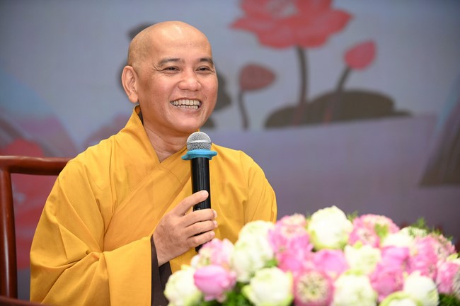 Dharma talk Buddha's name reciting being the way back to the tranquility in the 102nd Seven-Day Retreat