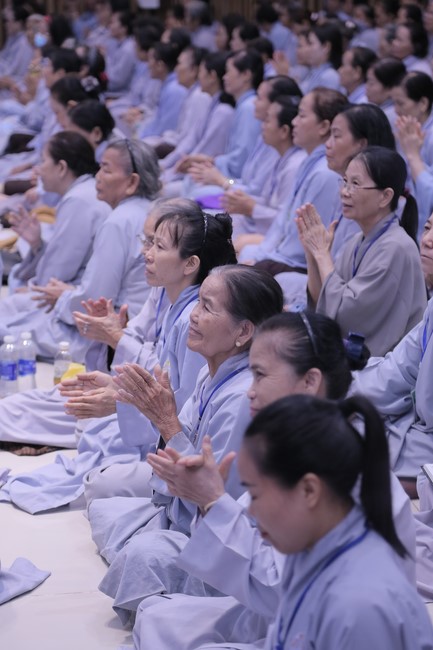 Dharma talk Buddha's name reciting being the way back to the tranquility in the 102nd Seven-Day Retreat