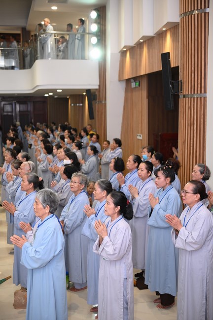 Dharma talk Buddha's name reciting being the way back to the tranquility in the 102nd Seven-Day Retreat