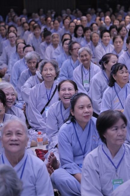 Dharma talk Buddha's name reciting being the way back to the tranquility in the 102nd Seven-Day Retreat