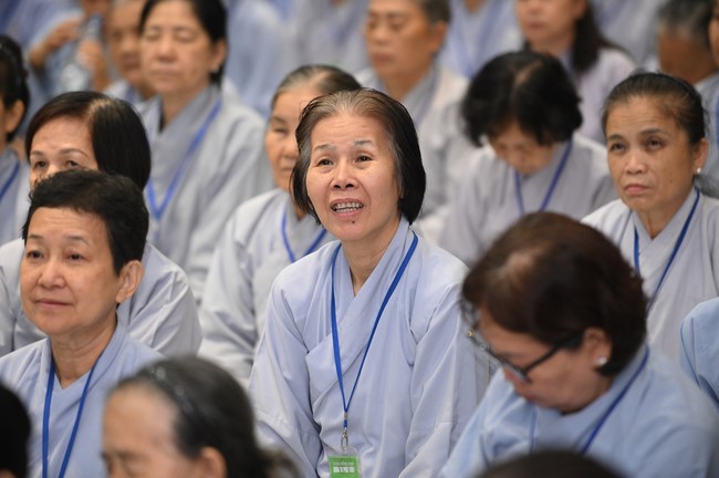Dharma talk Buddha's name reciting being the way back to the tranquility in the 102nd Seven-Day Retreat