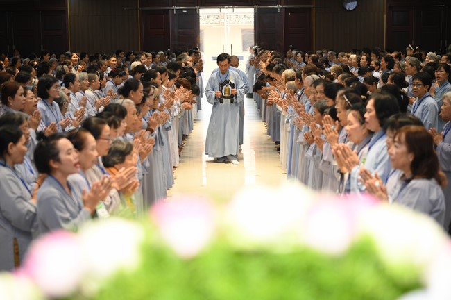 Dharma talk Buddha's name reciting being the way back to the tranquility in the 102nd Seven-Day Retreat