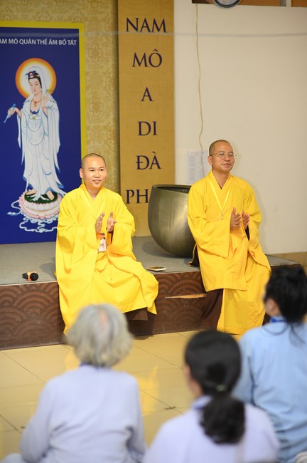 Dharma talk Buddha's name reciting being the way back to the tranquility in the 102nd Seven-Day Retreat