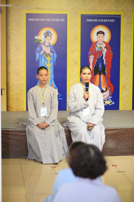 Dharma talk Buddha's name reciting being the way back to the tranquility in the 102nd Seven-Day Retreat