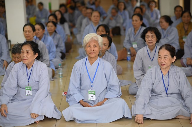 Dharma talk Buddha's name reciting being the way back to the tranquility in the 102nd Seven-Day Retreat