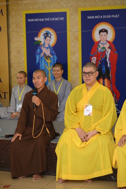 Dharma talk Buddha's name reciting being the way back to the tranquility in the 102nd Seven-Day Retreat