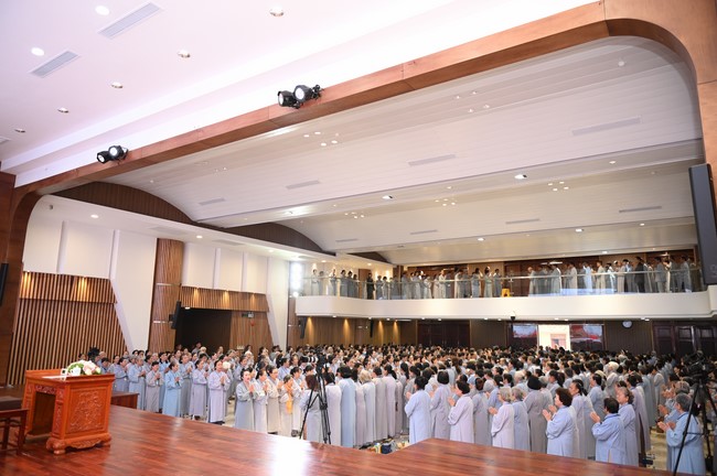 Dharma talk Buddha's name reciting being the way back to the tranquility in the 102nd Seven-Day Retreat