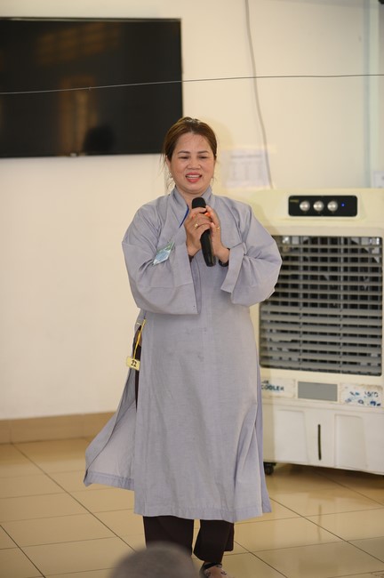 Dharma talk Buddha's name reciting being the way back to the tranquility in the 102nd Seven-Day Retreat