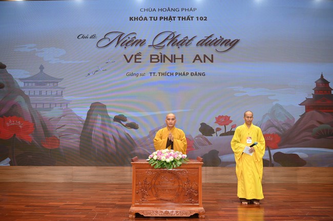 Dharma talk Buddha's name reciting being the way back to the tranquility in the 102nd Seven-Day Retreat
