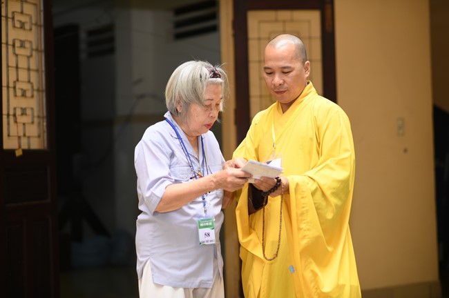 Dharma talk Buddha's name reciting being the way back to the tranquility in the 102nd Seven-Day Retreat