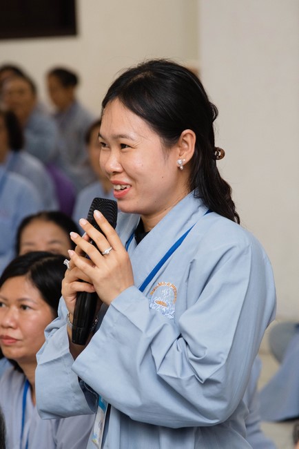 Dharma talk Buddha's name reciting being the way back to the tranquility in the 102nd Seven-Day Retreat