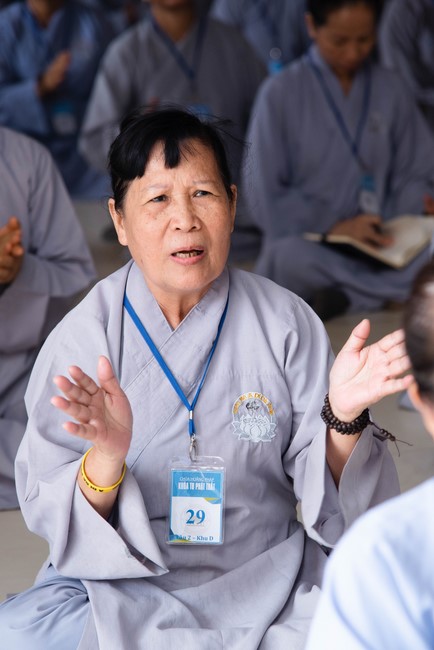 Dharma talk Buddha's name reciting being the way back to the tranquility in the 102nd Seven-Day Retreat