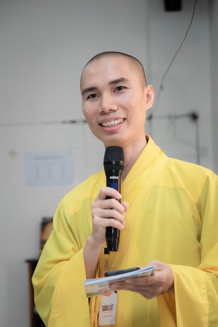 Dharma talk Buddha's name reciting being the way back to the tranquility in the 102nd Seven-Day Retreat