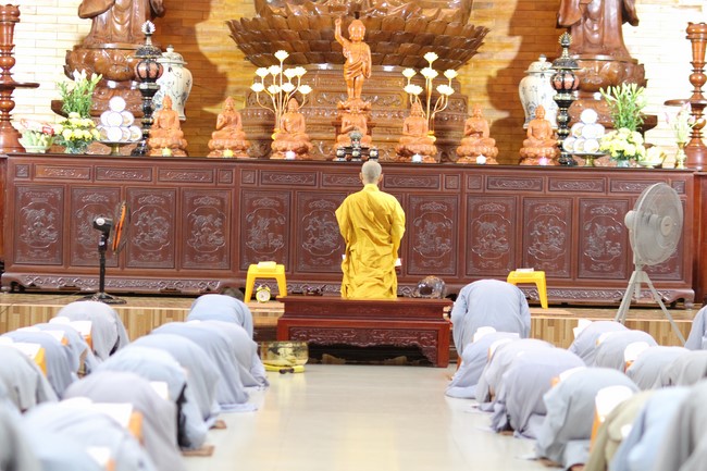 Repentance Ceremony on March 29th, Year of the Dragon at Giai Lam Pagoda - Ha Tinh