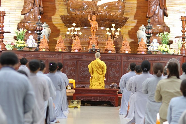 Repentance Ceremony on March 29th, Year of the Dragon at Giai Lam Pagoda - Ha Tinh