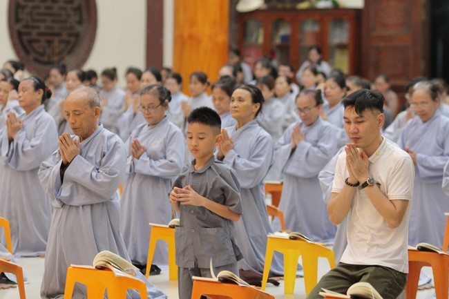 Repentance Ceremony on March 29th, Year of the Dragon at Giai Lam Pagoda - Ha Tinh