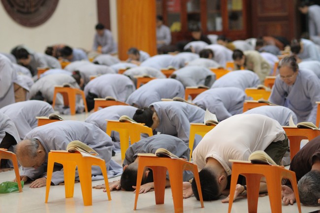 Repentance Ceremony on March 29th, Year of the Dragon at Giai Lam Pagoda - Ha Tinh