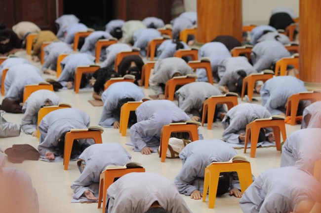 Repentance Ceremony on March 29th, Year of the Dragon at Giai Lam Pagoda - Ha Tinh