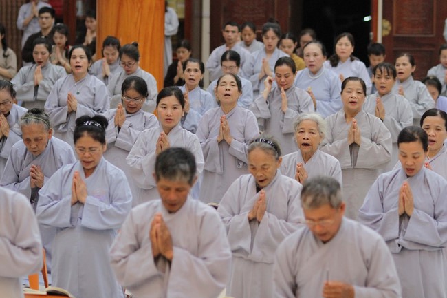 Repentance Ceremony on March 29th, Year of the Dragon at Giai Lam Pagoda - Ha Tinh