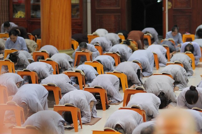 Repentance Ceremony on March 29th, Year of the Dragon at Giai Lam Pagoda - Ha Tinh