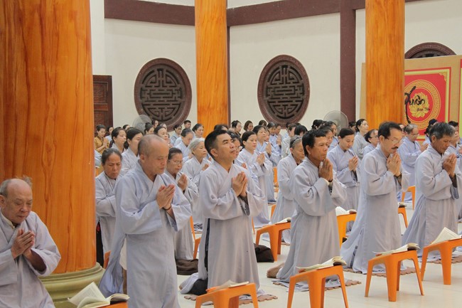 Repentance Ceremony on March 29th, Year of the Dragon at Giai Lam Pagoda - Ha Tinh