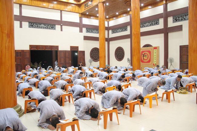 Repentance Ceremony on March 29th, Year of the Dragon at Giai Lam Pagoda - Ha Tinh