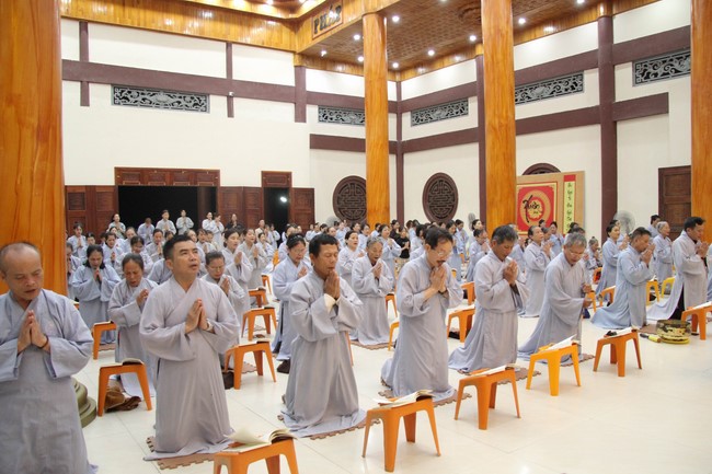 Repentance Ceremony on March 29th, Year of the Dragon at Giai Lam Pagoda - Ha Tinh