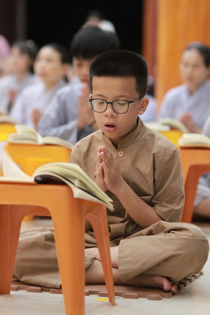 Repentance Ceremony on April 29th, Year of the Dragon at Giai Lam Pagoda - Ha Tinh