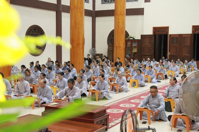 Repentance Ceremony on April 29th, Year of the Dragon at Giai Lam Pagoda - Ha Tinh