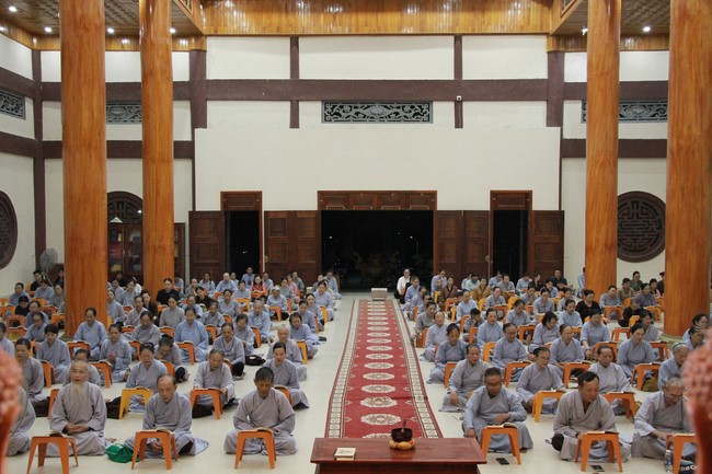 Repentance Ceremony on April 29th, Year of the Dragon at Giai Lam Pagoda - Ha Tinh