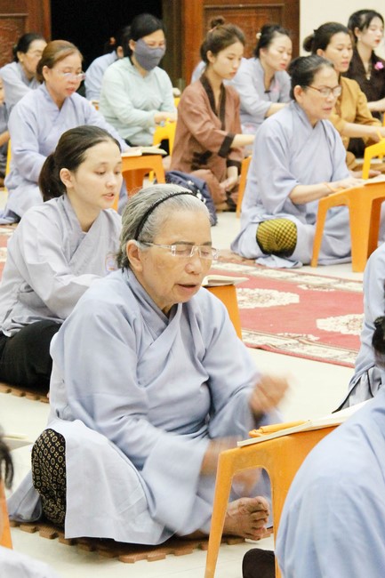 Repentance Ceremony on April 29th, Year of the Dragon at Giai Lam Pagoda - Ha Tinh