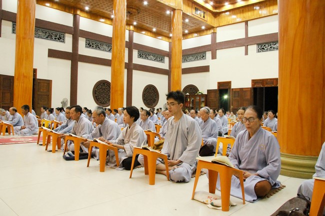 Repentance Ceremony on April 29th, Year of the Dragon at Giai Lam Pagoda - Ha Tinh