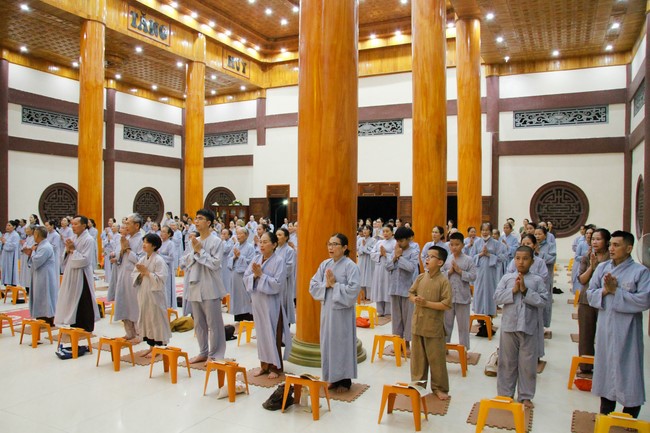 Repentance Ceremony on April 29th, Year of the Dragon at Giai Lam Pagoda - Ha Tinh