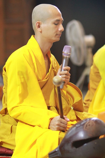 Repentance Ceremony on April 29th, Year of the Dragon at Giai Lam Pagoda - Ha Tinh