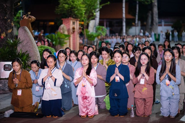 Dharma Talk Winning the Darkness Within You preaching by Junior Thích Khai Tuan - Third day in Summer Retreat 2024