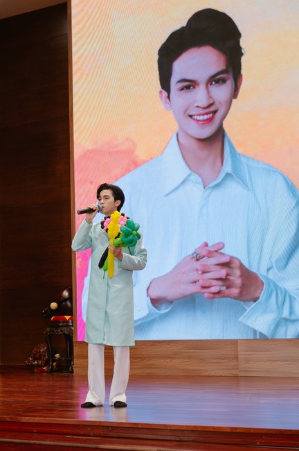 Dharma Talk Winning the Darkness Within You preaching by Junior Thích Khai Tuan - Third day in Summer Retreat 2024