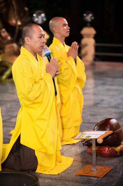 Dharma Talk Winning the Darkness Within You preaching by Junior Thích Khai Tuan - Third day in Summer Retreat 2024