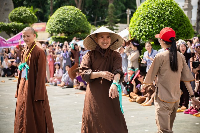 Dharma Talk Winning the Darkness Within You preaching by Junior Thích Khai Tuan - Third day in Summer Retreat 2024
