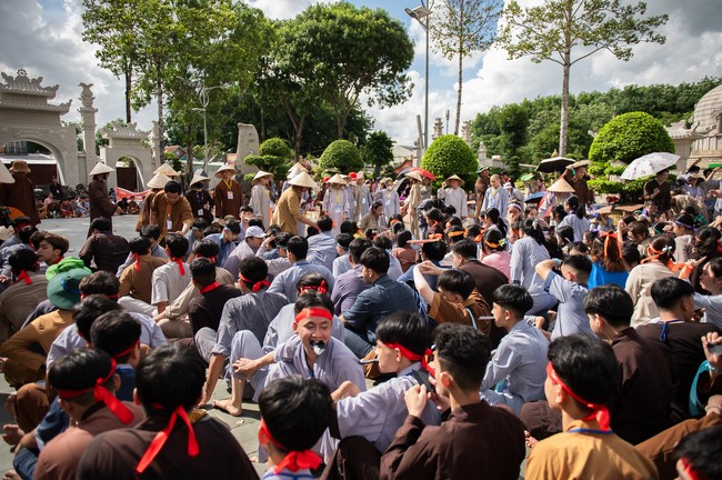 Dharma Talk Winning the Darkness Within You preaching by Junior Thích Khai Tuan - Third day in Summer Retreat 2024