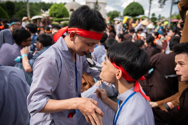 Dharma Talk Winning the Darkness Within You preaching by Junior Thích Khai Tuan - Third day in Summer Retreat 2024