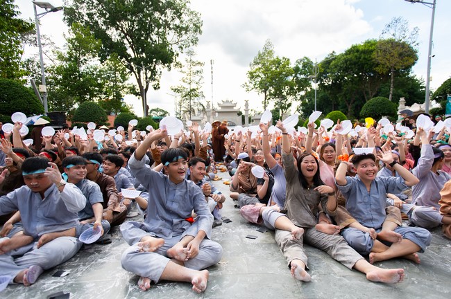 Dharma Talk Winning the Darkness Within You preaching by Junior Thích Khai Tuan - Third day in Summer Retreat 2024