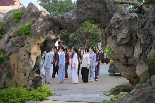 Dharma Talk Winning the Darkness Within You preaching by Junior Thích Khai Tuan - Third day in Summer Retreat 2024