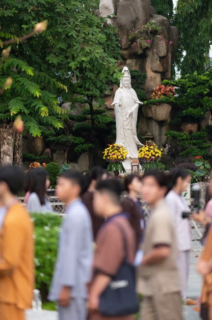 Dharma Talk Winning the Darkness Within You preaching by Junior Thích Khai Tuan - Third day in Summer Retreat 2024