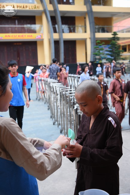 Starting the Temporary Ordination Retreat for Children in Summer with the theme Sowing compassion seeds