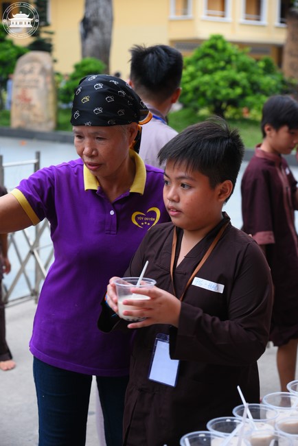 Starting the Temporary Ordination Retreat for Children in Summer with the theme Sowing compassion seeds