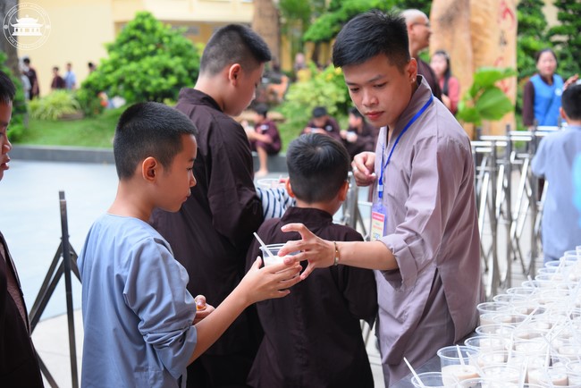 Starting the Temporary Ordination Retreat for Children in Summer with the theme Sowing compassion seeds